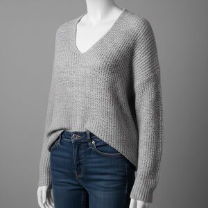 Urban Outfitters V-Neck Sweater in Gray